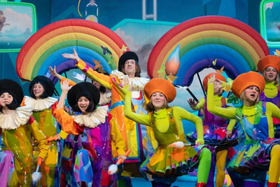 ЁЛКА ТЕЛЕКАНАЛА МУЛЬТ. ЖИВЫЕ КРАСКИ