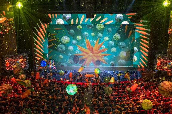 ЁЛКА ТЕЛЕКАНАЛА МУЛЬТ. ЖИВЫЕ КРАСКИ